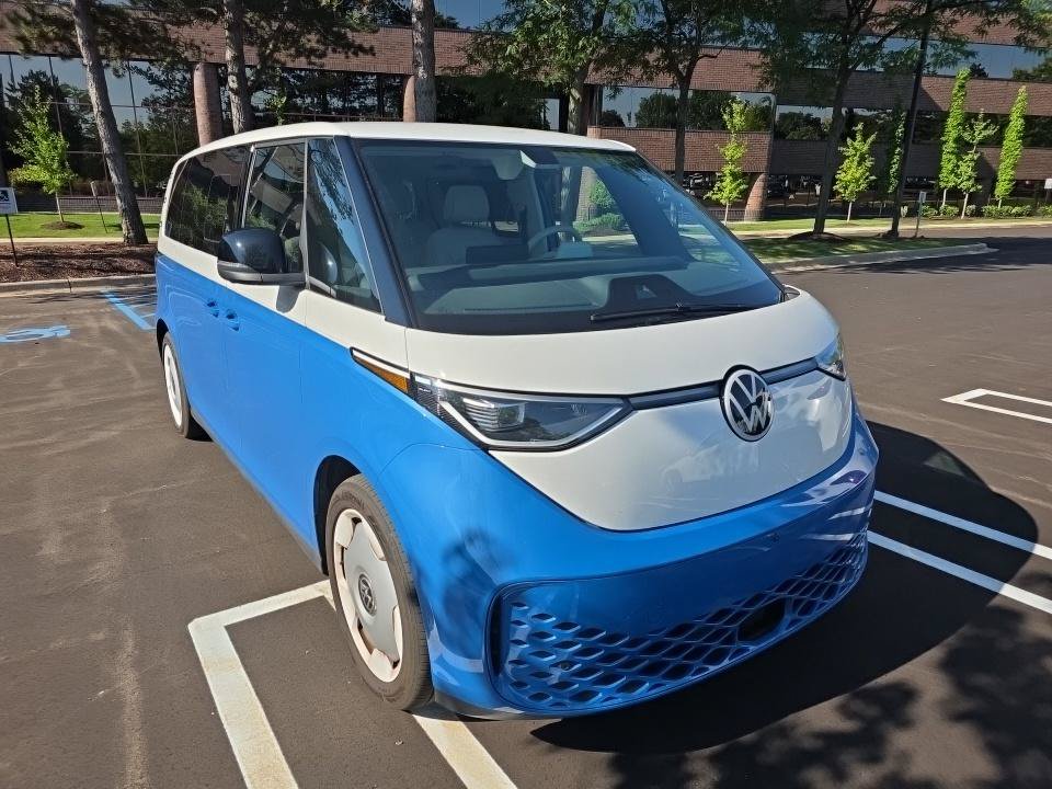 Used 2025 Volkswagen ID. Buzz 1st Edition RWD image 15