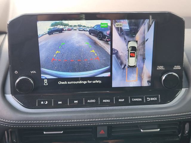 Used 2023 Nissan Rogue Platinum image 12