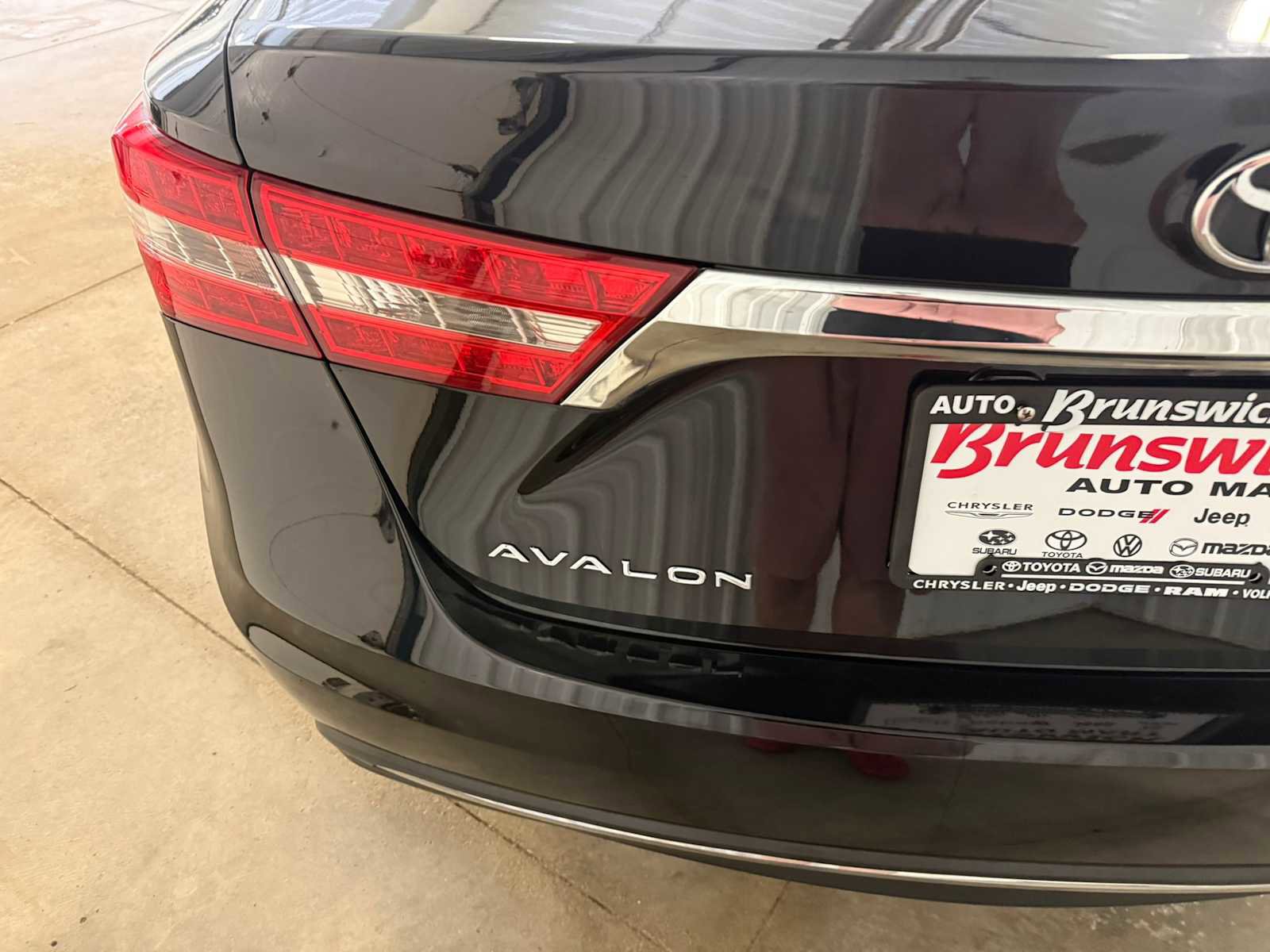 Used 2016 Toyota Avalon XLE Premium image 17