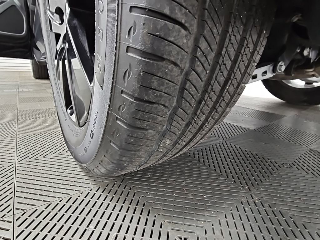 Used 2023 Chevrolet Equinox LS w/ Midnight Edition image 41