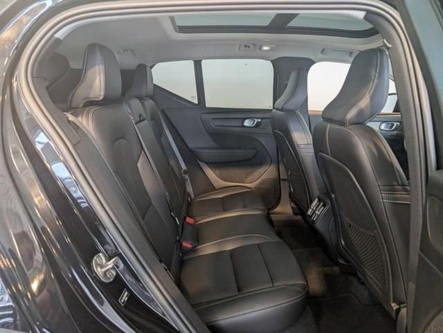 Used 2023 Volvo XC40 B5 Plus w/ Driver Assist Package image 30
