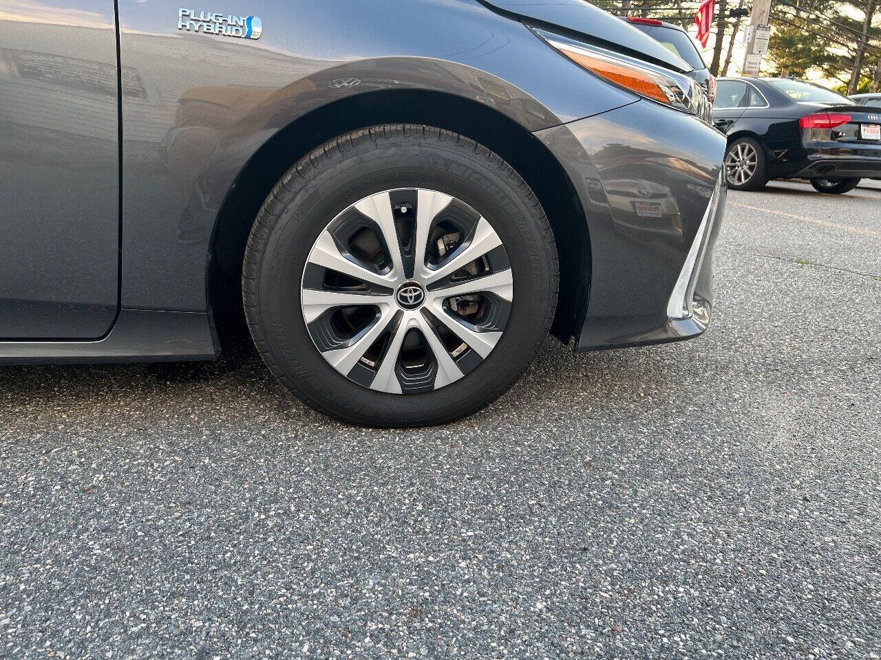 Used 2020 Toyota Prius Prime XLE FWD image 35