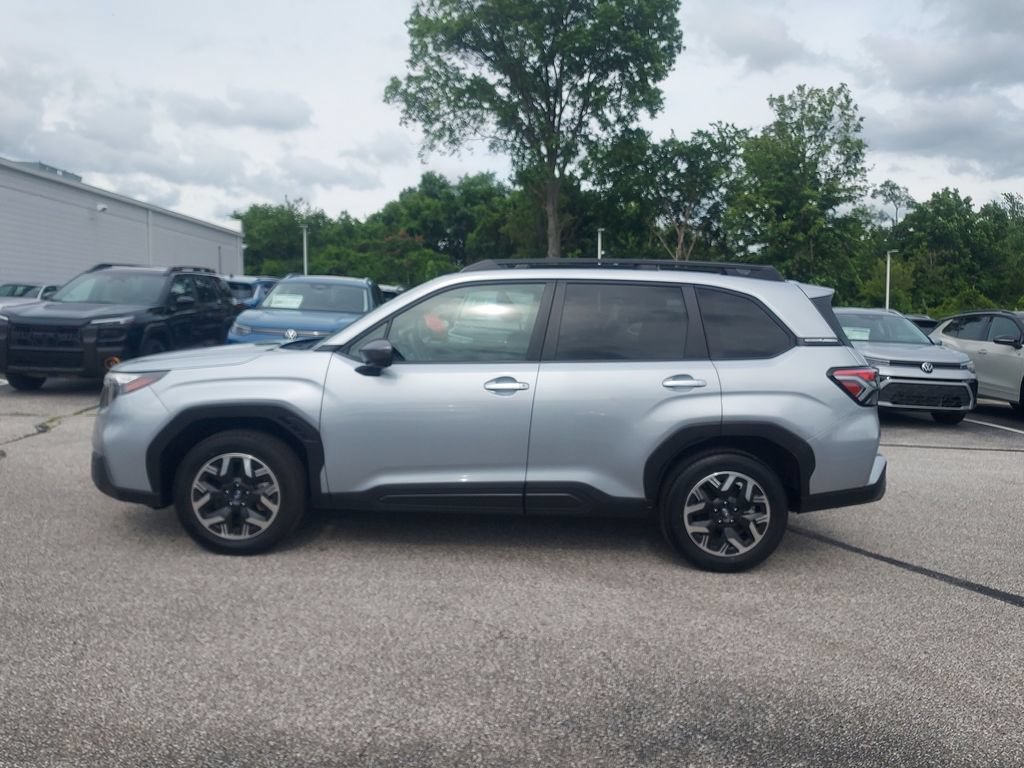 Certified 2025 Subaru Forester Premium AWD/4WD image 5