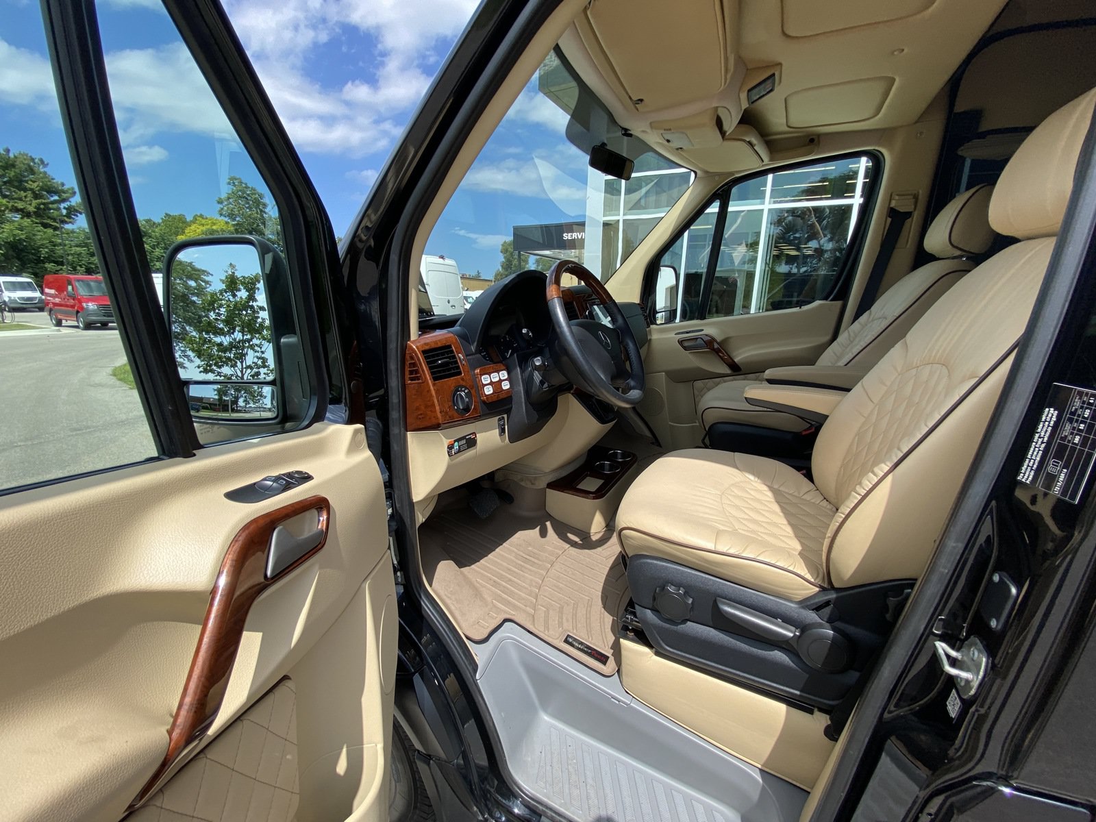 Used 2015 Mercedes-Benz Sprinter 3500 image 8