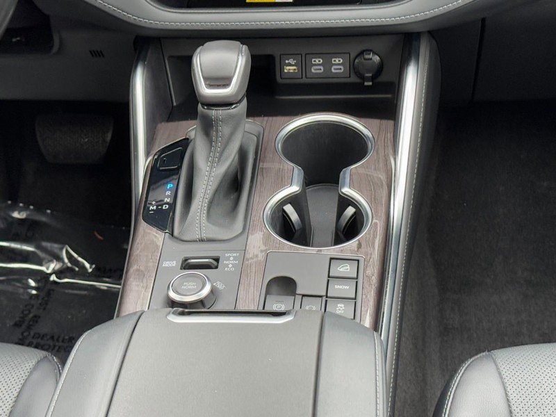 Used 2023 Toyota Highlander image 15