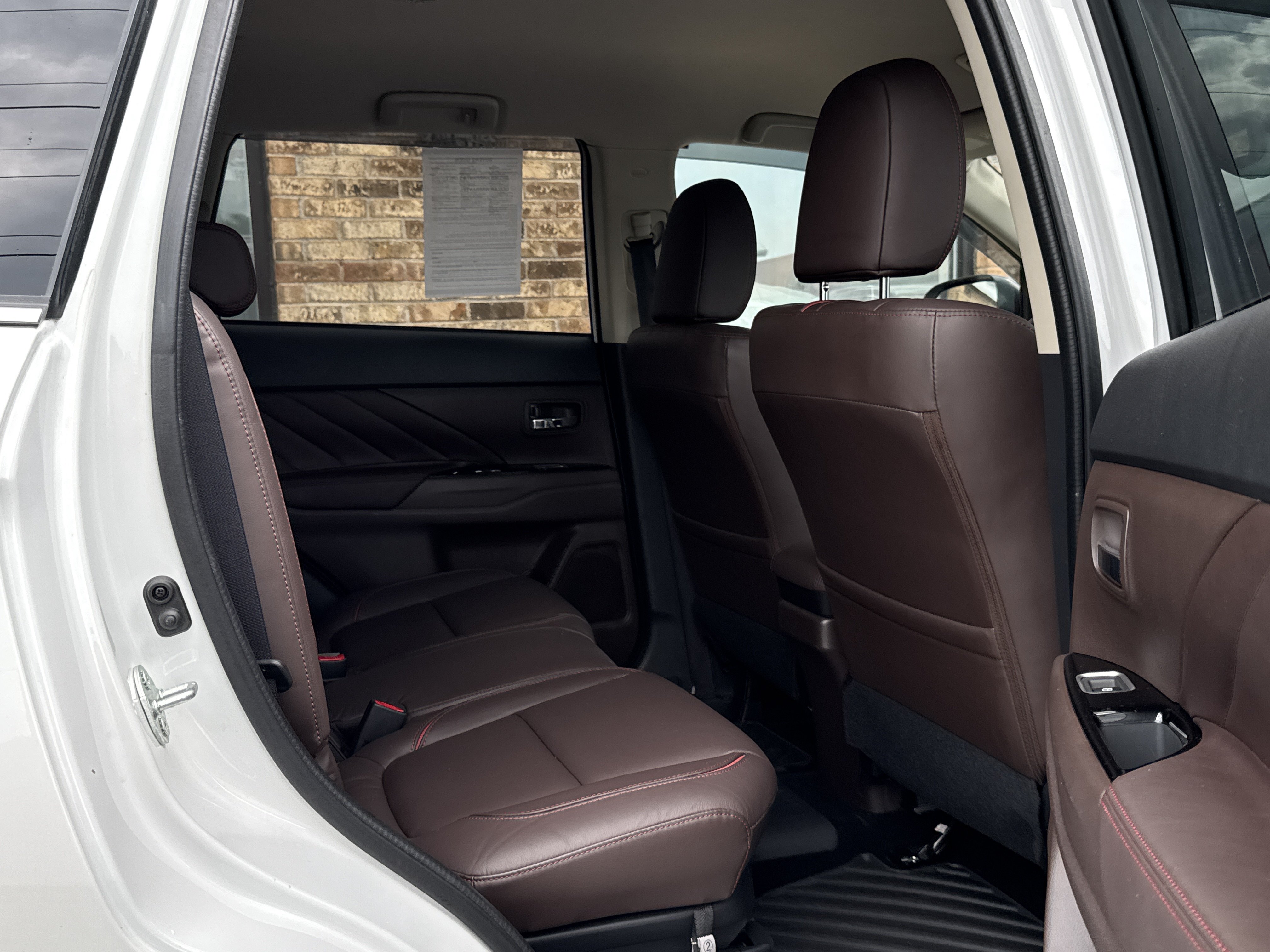 Used 2018 Mitsubishi Outlander SEL AWD/4WD image 12