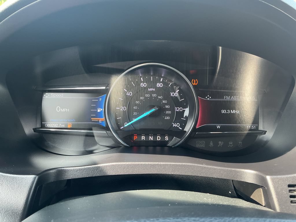 Used 2019 Ford Explorer XLT w/ Equipment Group 202A AWD/4WD image 27