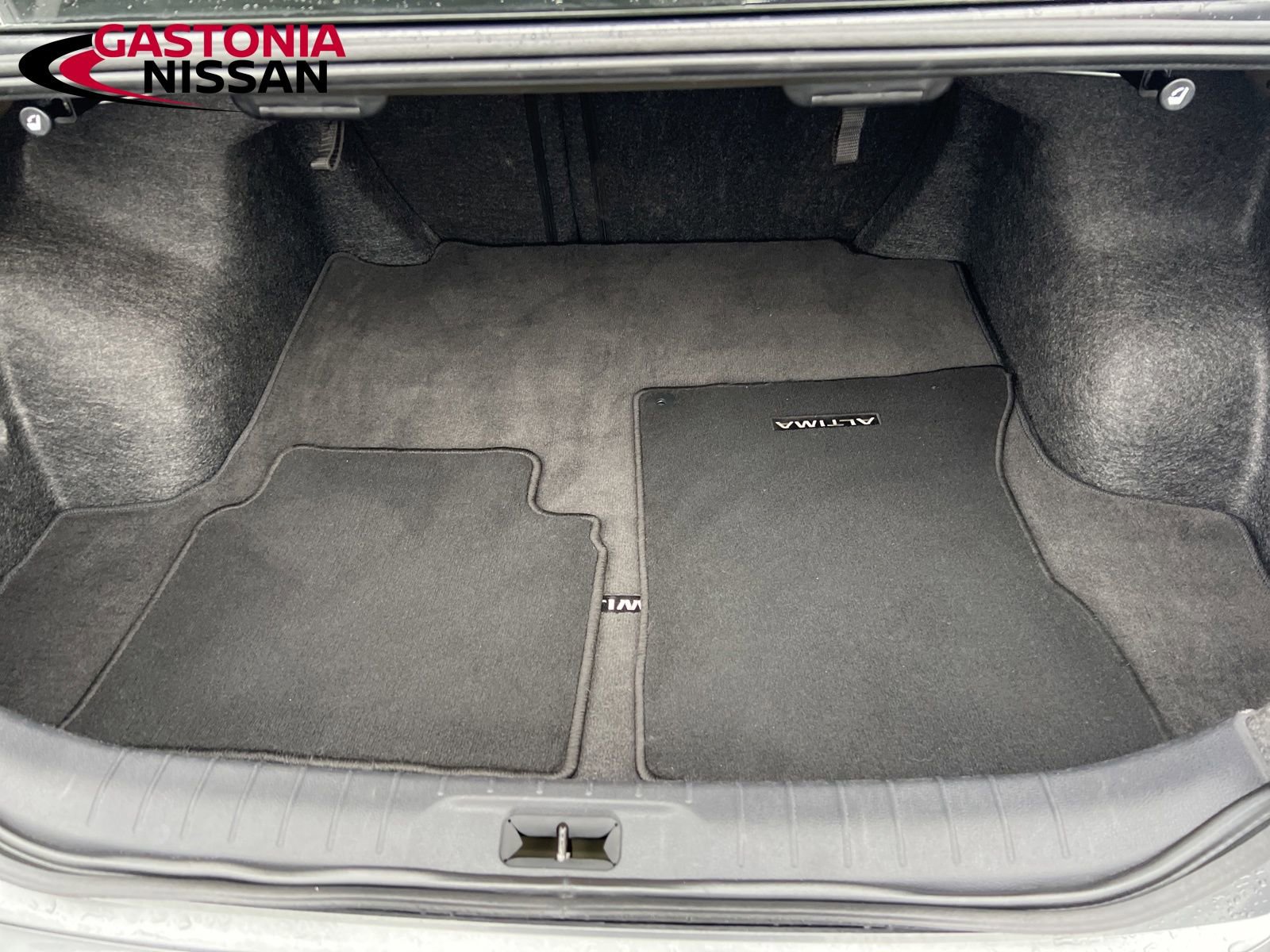 Used 2024 Nissan Altima 2.5 SV image 33