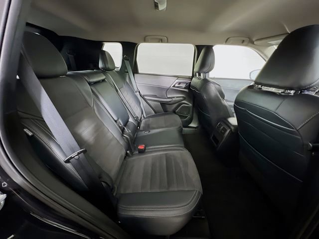 Used 2024 Mitsubishi Outlander SE image 41