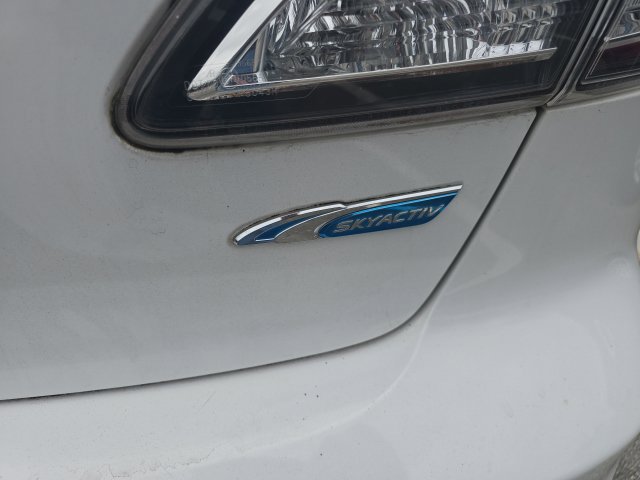 Used 2012 MAZDA MAZDA3 i Grand Touring w/ Tech Pkg FWD image 7
