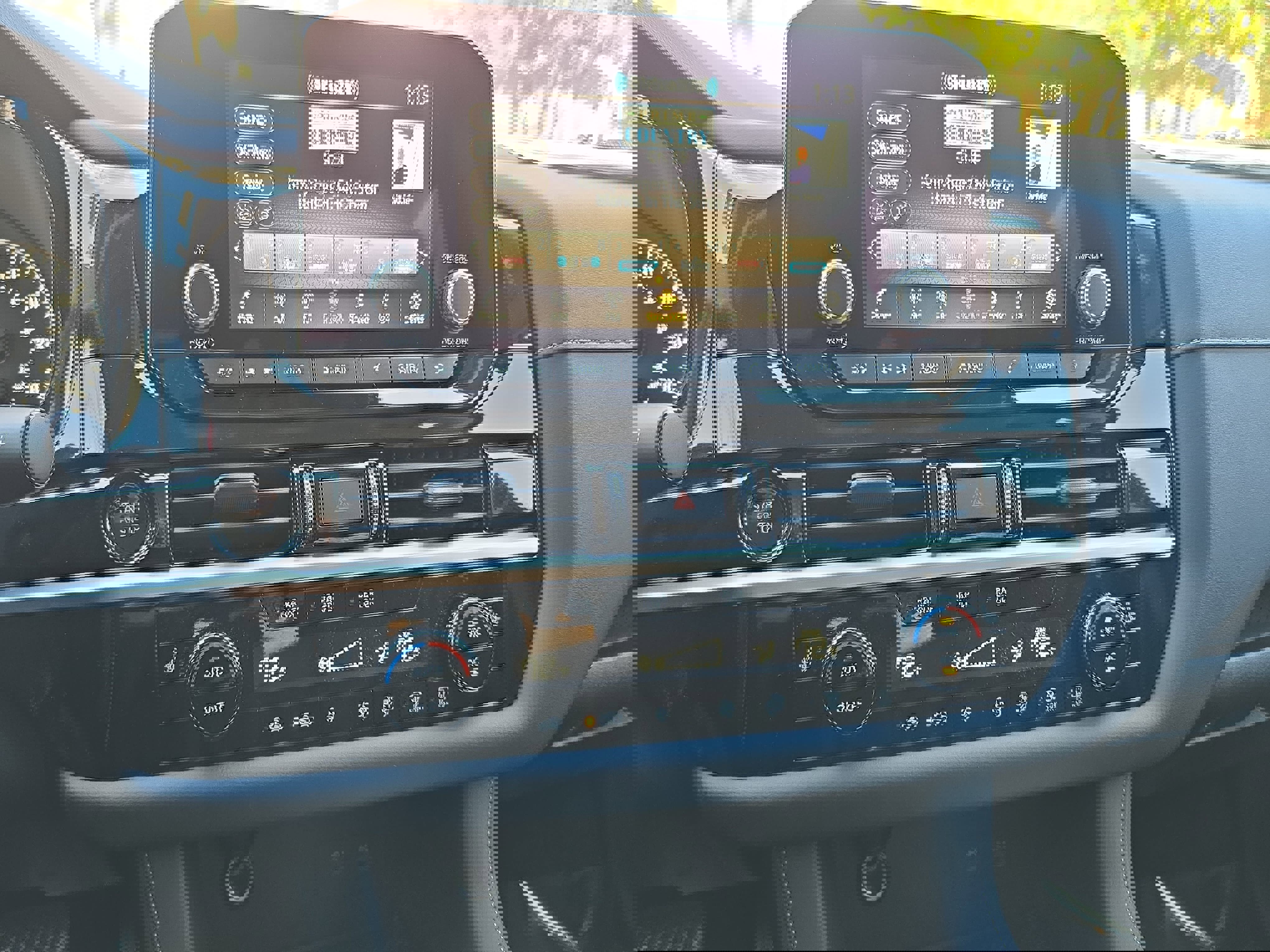 New 2025 Nissan Pathfinder SV w/ Black Appearance Package image 21