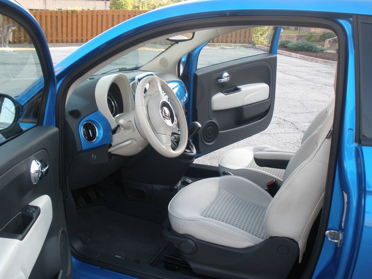 Used 2018 FIAT 500 Pop FWD image 25