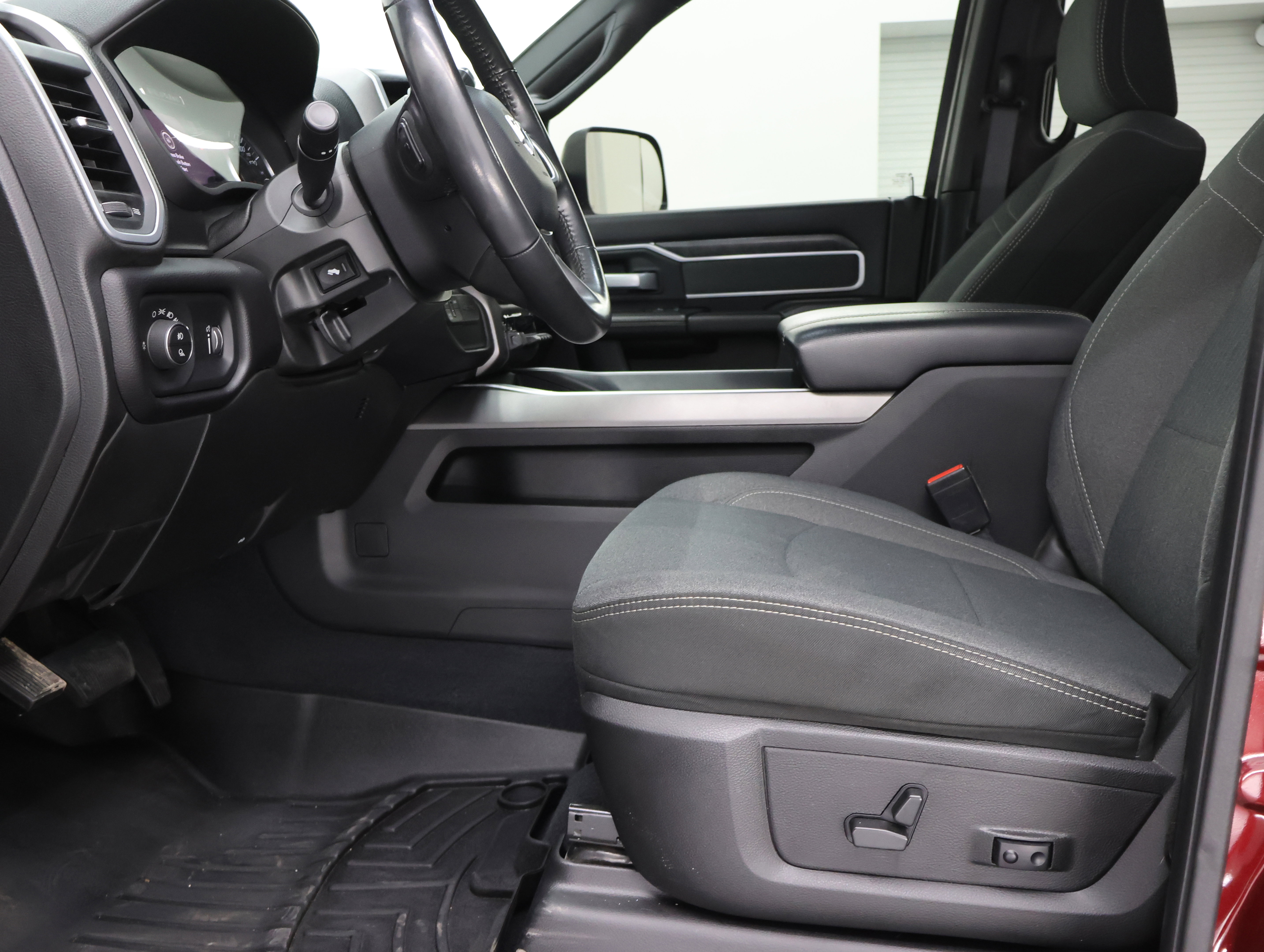 Used 2022 RAM 2500 Big Horn w/ Night Edition image 8