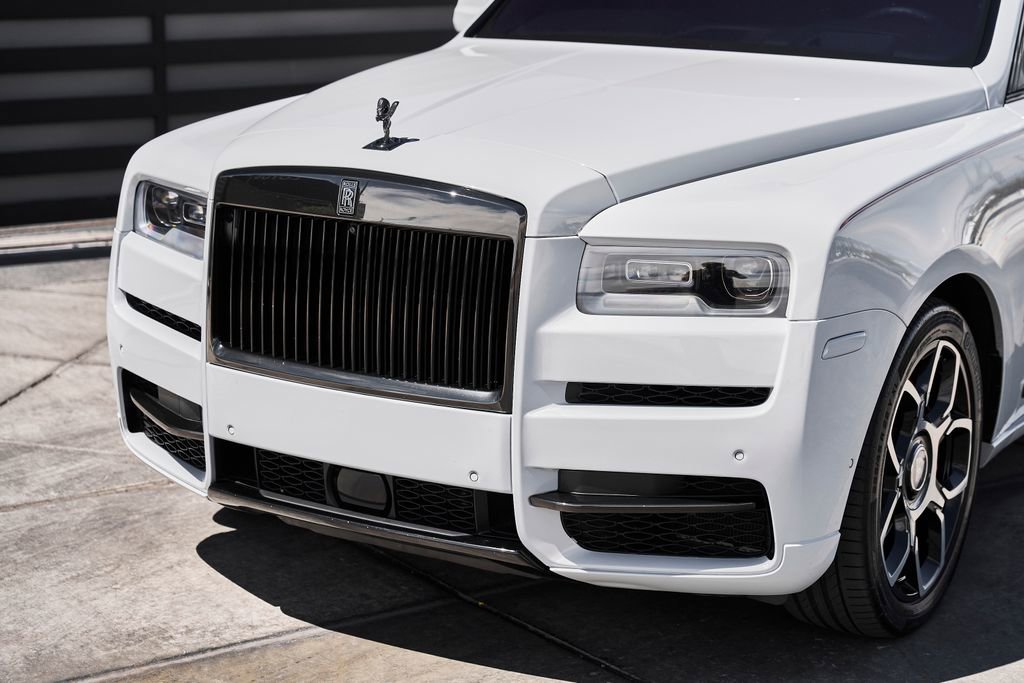 Used 2024 Rolls-Royce Cullinan Black Badge w/ Dark Exterior Package image 6