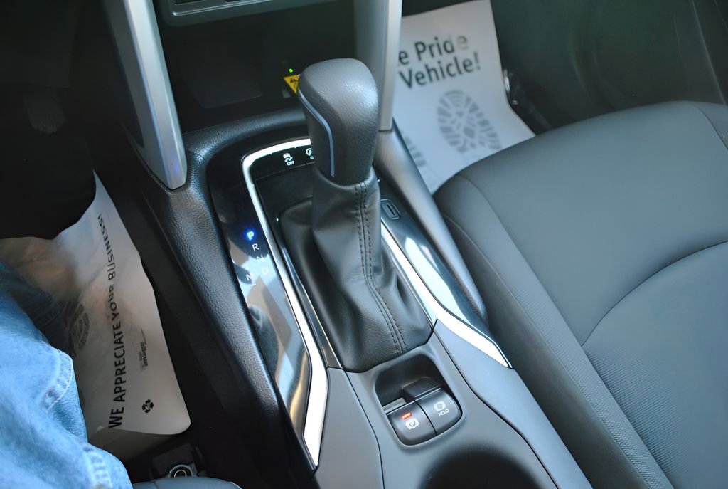 Certified 2022 Toyota Corolla Cross LE image 27