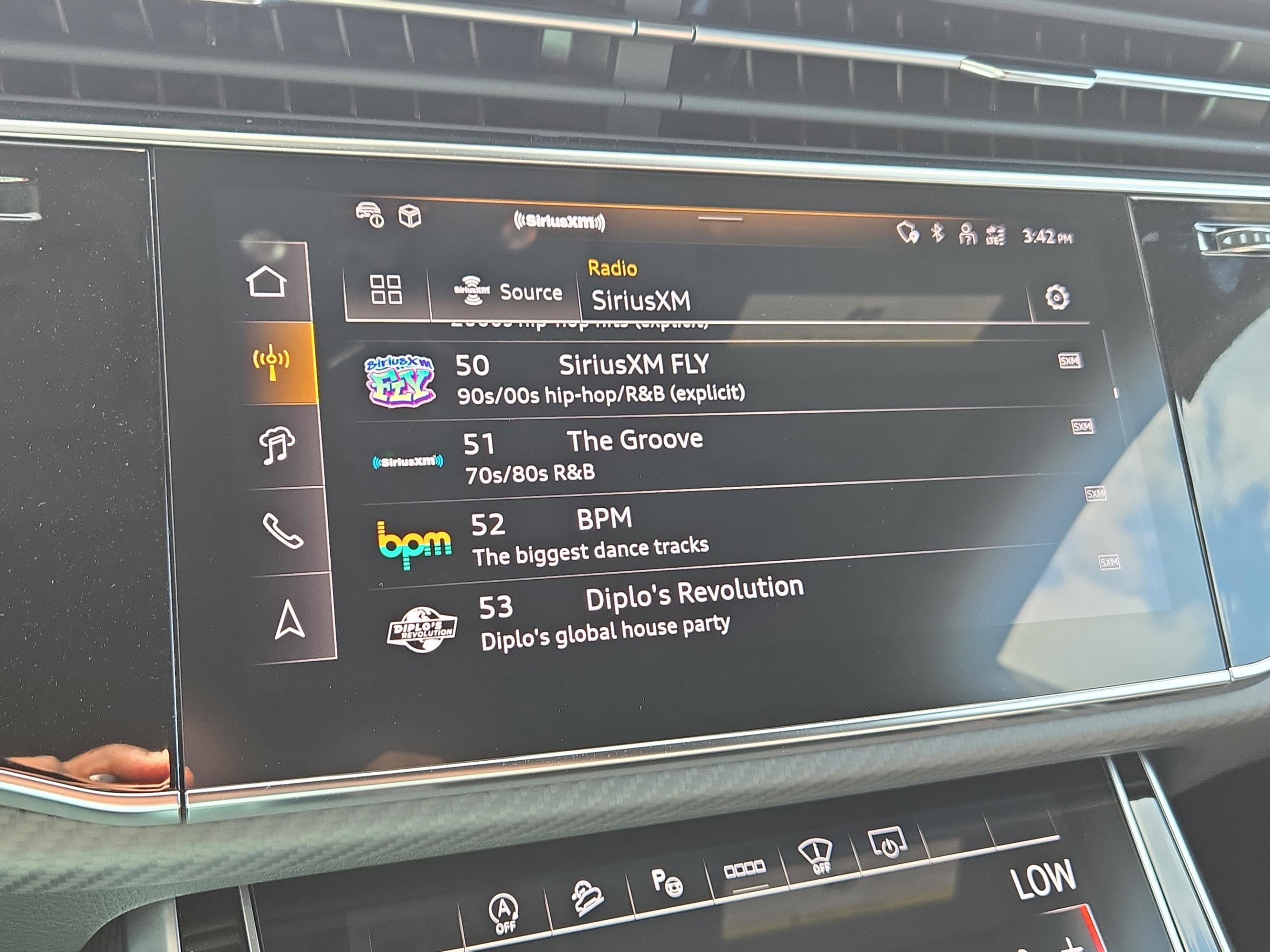 New 2025 Audi RS Q8 performance image 17