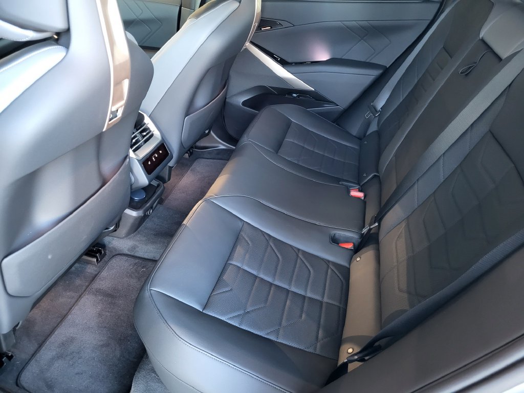 New 2027 BMW X5 xDrive40i AWD/4WD image 13