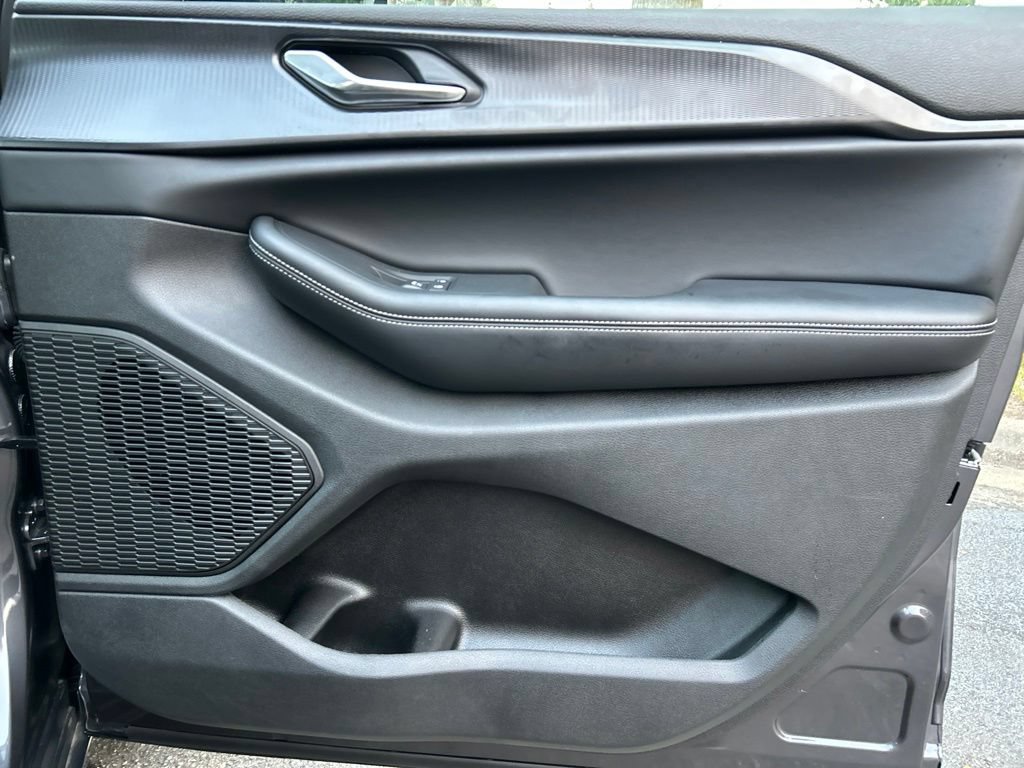 New 2025 Jeep Grand Cherokee L Laredo AWD/4WD image 31