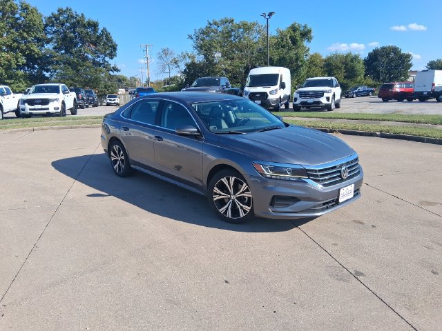 Used 2021 Volkswagen Passat 2.0T SE FWD image 9