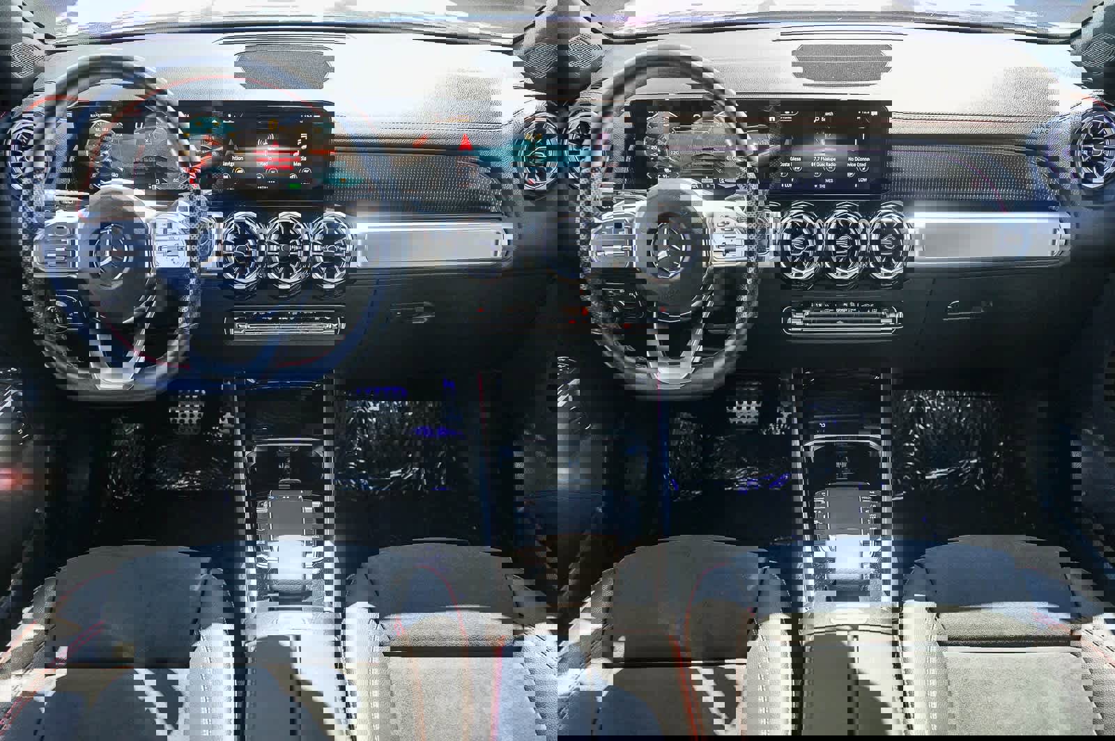 Used 2022 Mercedes-Benz EQB 300 4MATIC image 11