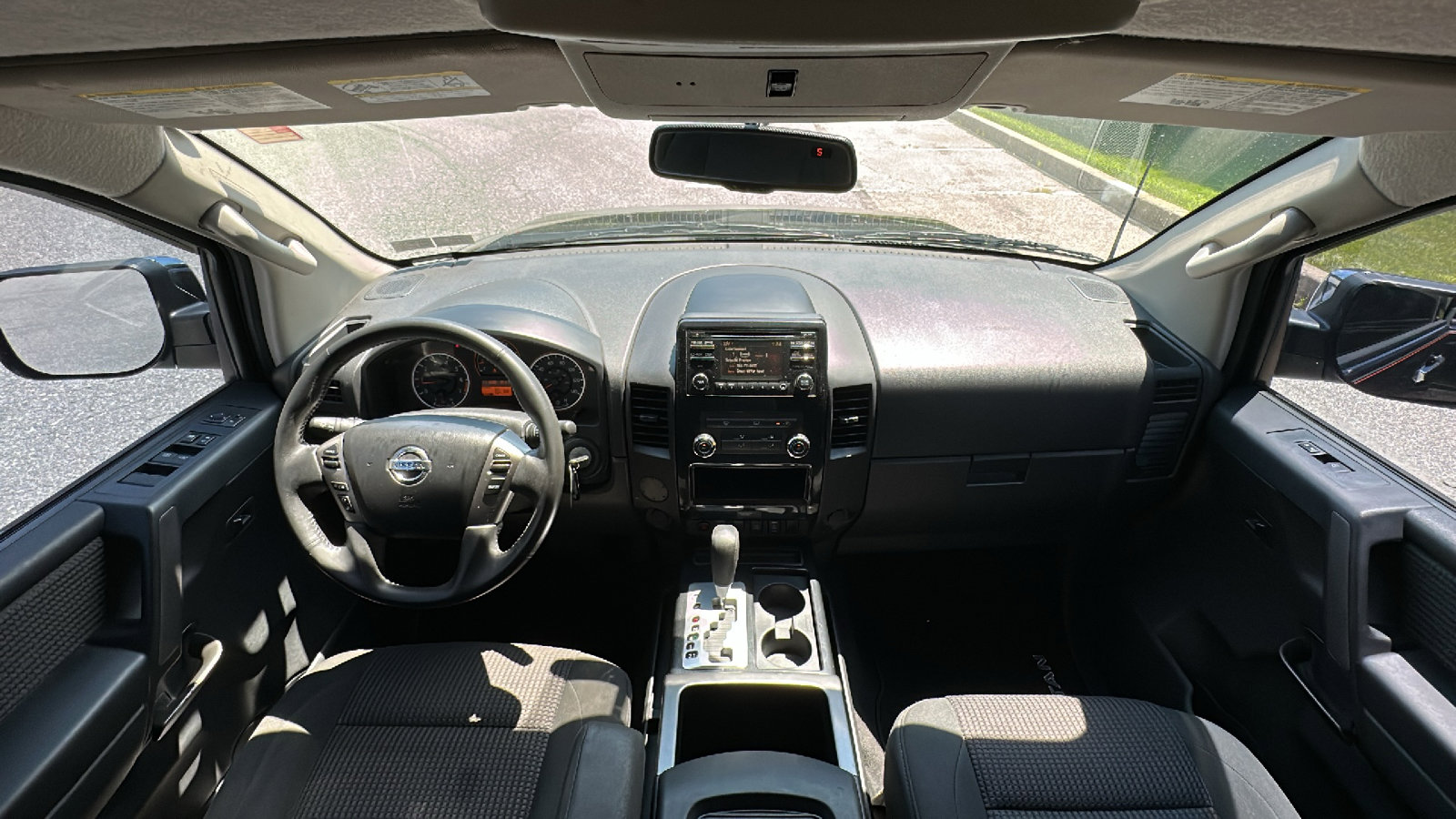 Used 2014 Nissan Titan SV image 27