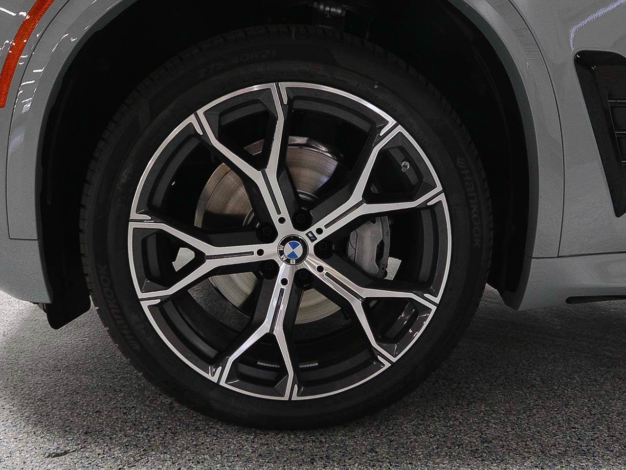 Used 2026 BMW X5 xDrive40i w/ M Sport Package AWD/4WD image 5