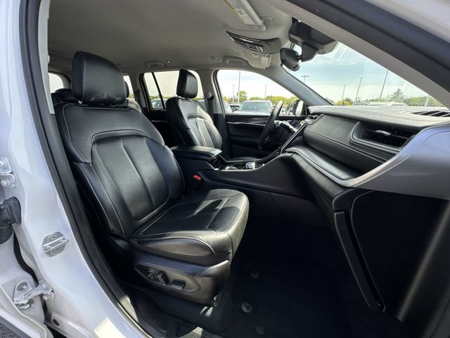 Used 2023 Jeep Grand Cherokee Limited AWD/4WD image 28