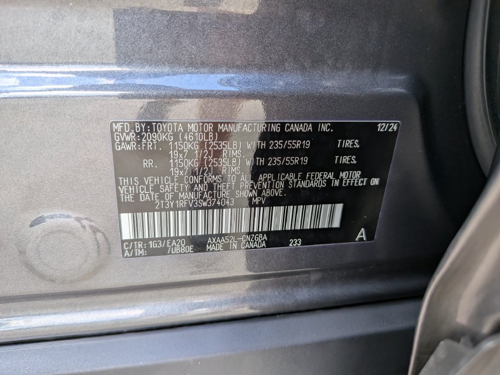Used 2025 Toyota RAV4 Limited FWD image 41