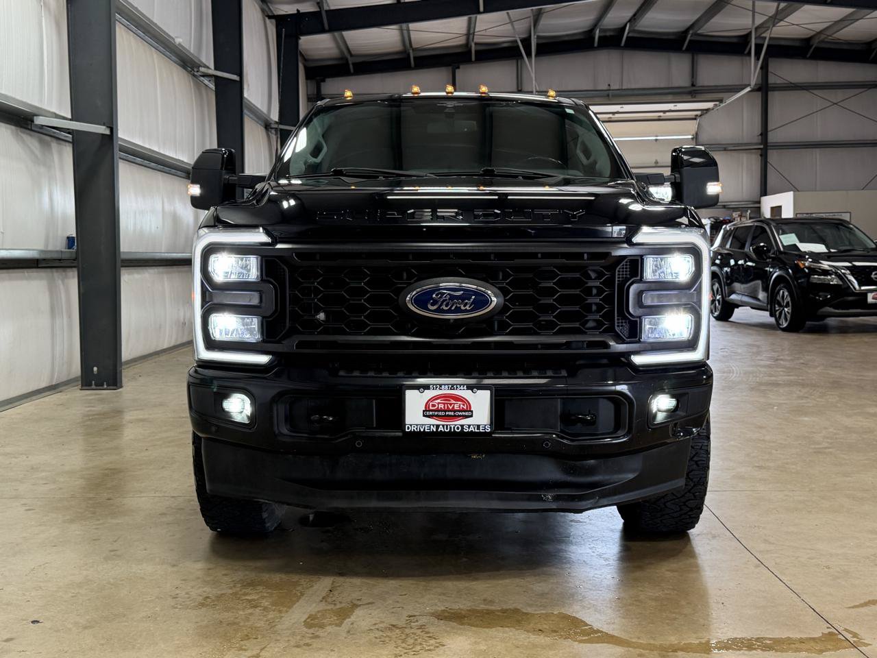 Used 2023 Ford F350 Lariat w/ Lariat Ultimate Package AWD/4WD image 9