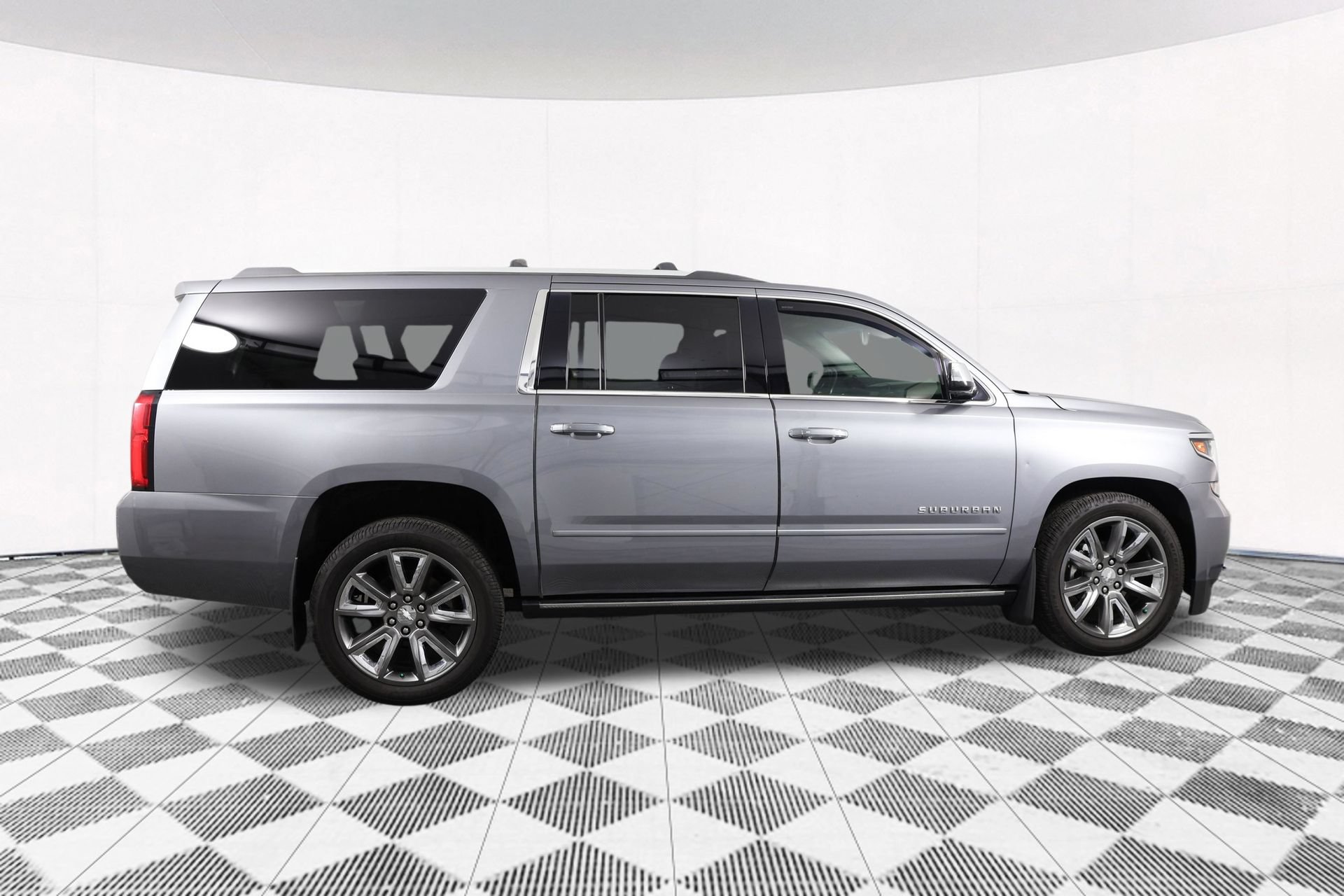 Used 2018 Chevrolet Suburban Premier AWD/4WD image 48
