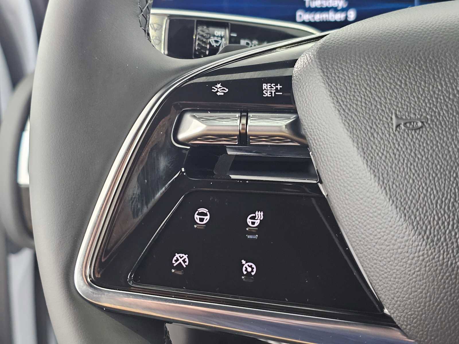 Used 2026 Cadillac Lyriq Luxury w/ LPO, Floor Liner Package image 29