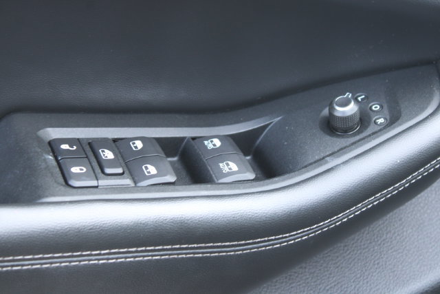 Used 2023 Jeep Grand Cherokee L Laredo RWD image 10