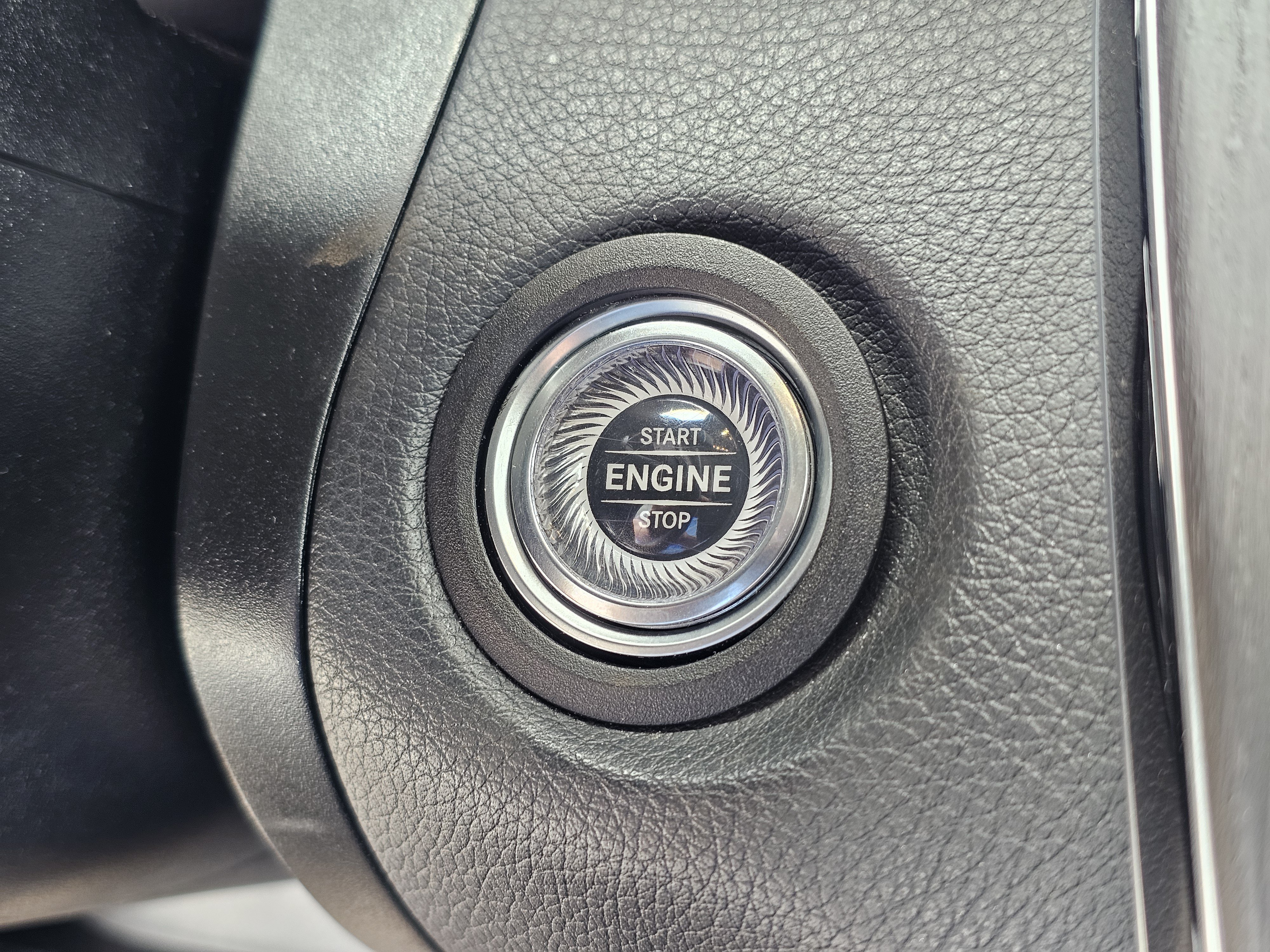 Used 2021 Mercedes-Benz GLC 300 4MATIC image 24