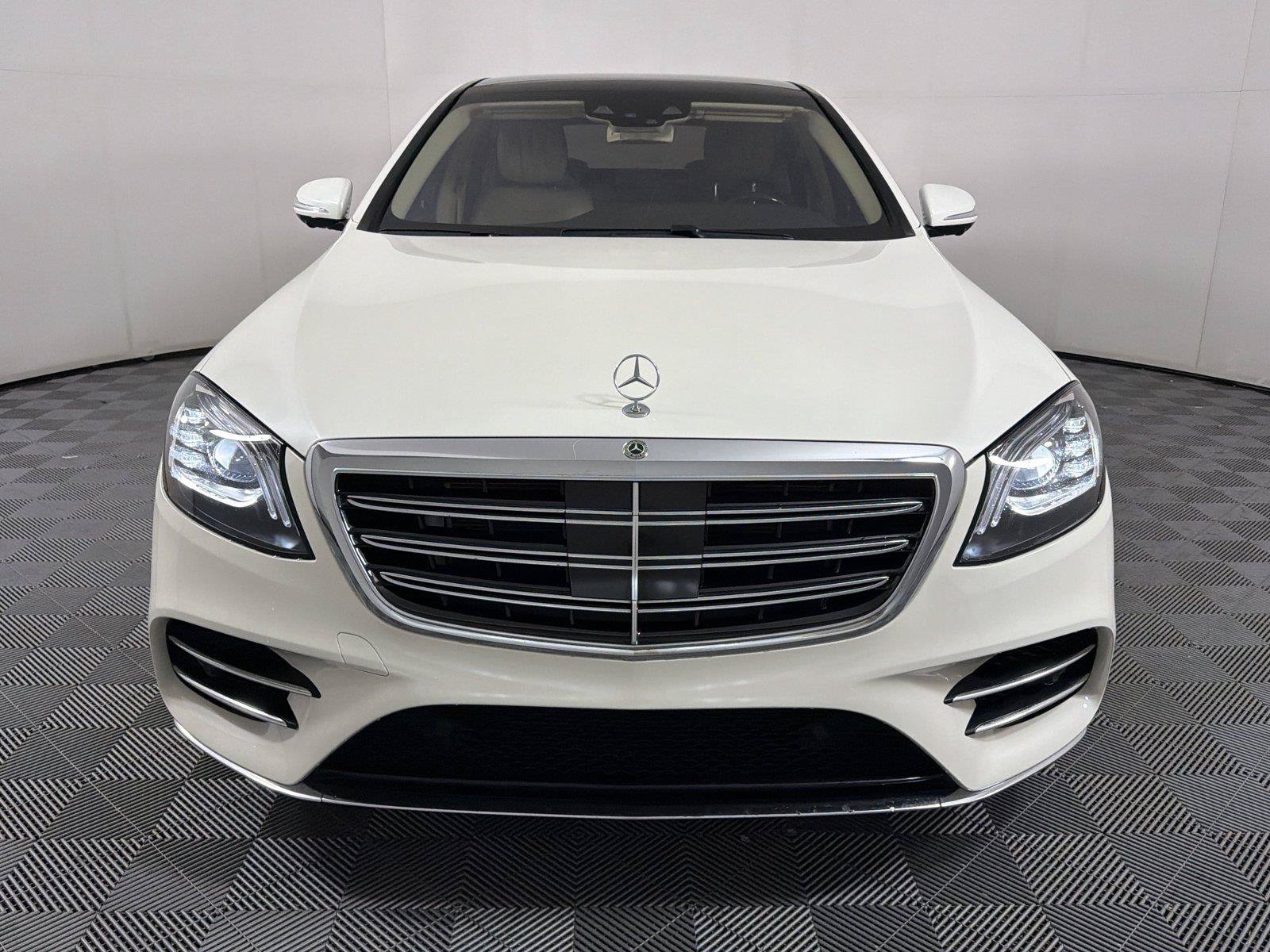 Used 2020 Mercedes-Benz S 560 Sedan image 2