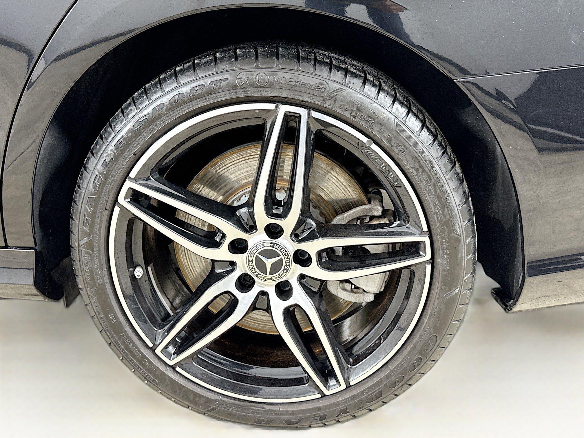 Used 2020 Mercedes-Benz E 450 4MATIC Sedan w/ Parking Assistance Package image 34