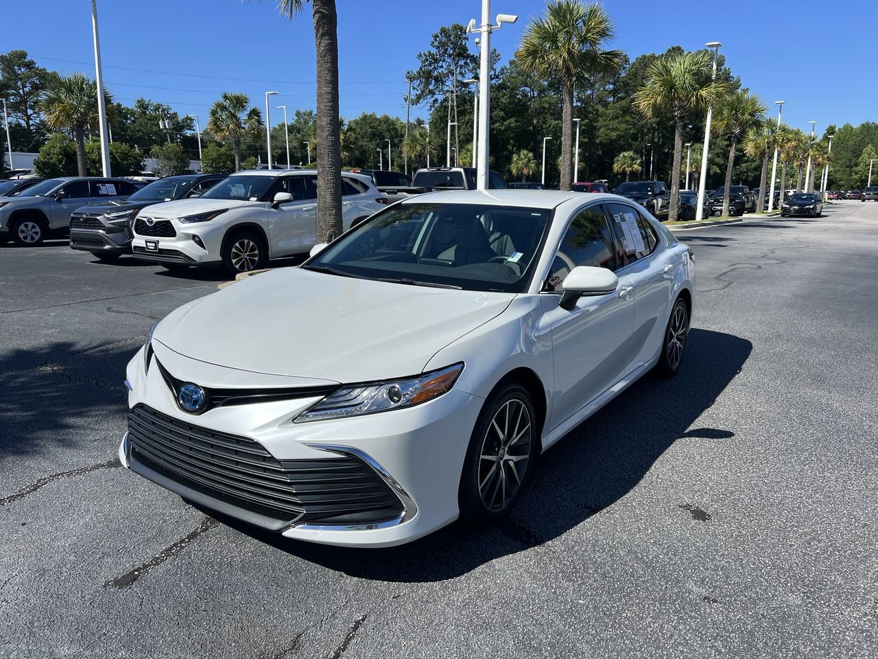 Used 2024 Toyota Camry XLE FWD image 5