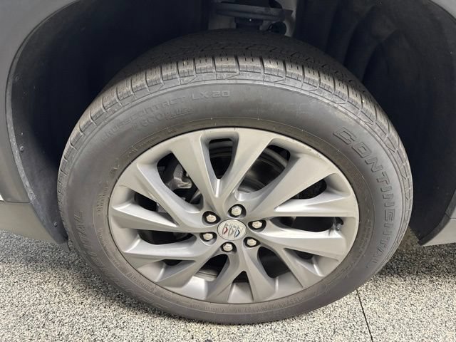Used 2025 Buick Enclave Preferred AWD/4WD image 3