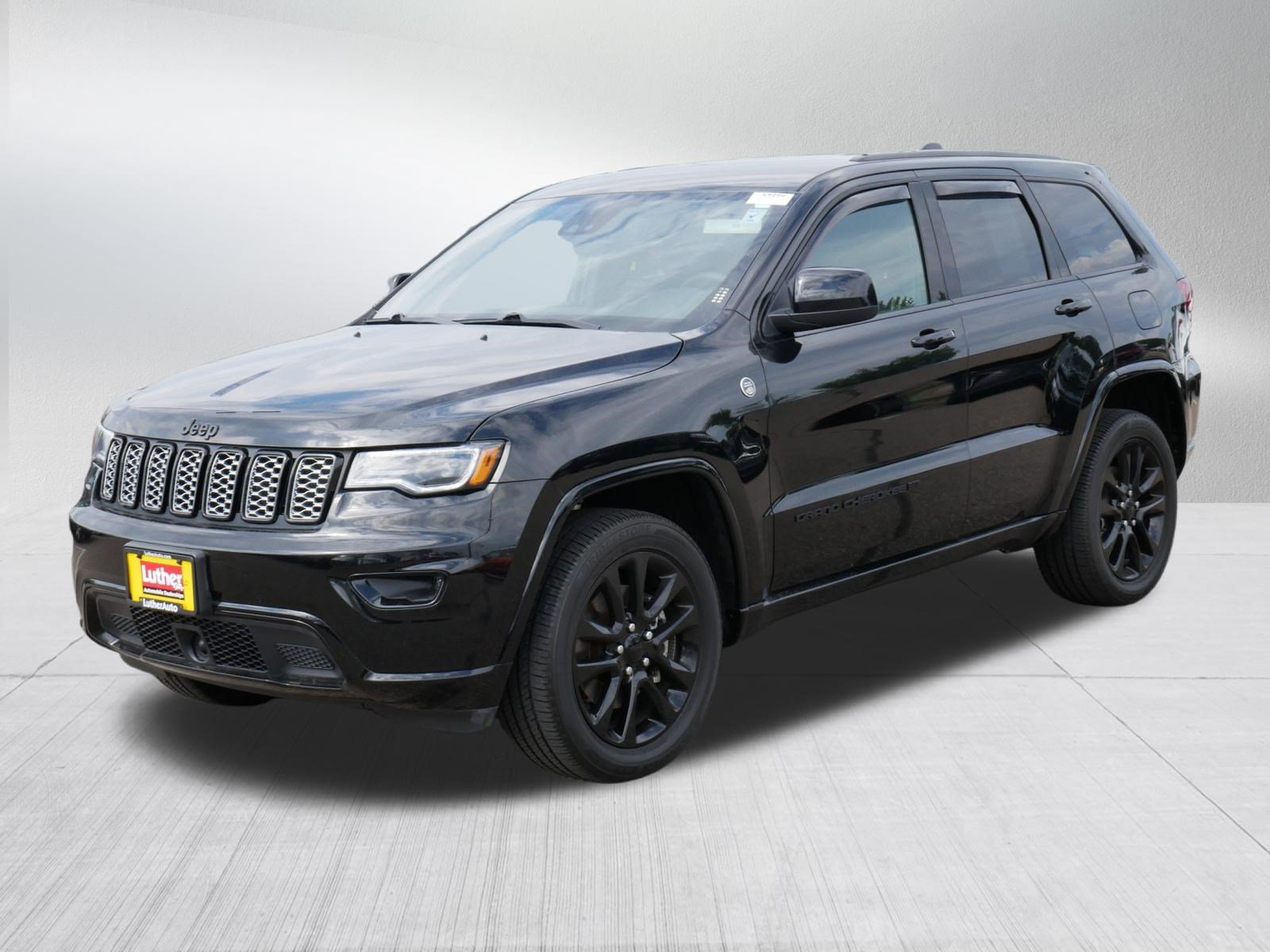 Used 2022 Jeep Grand Cherokee Laredo X AWD/4WD image 3
