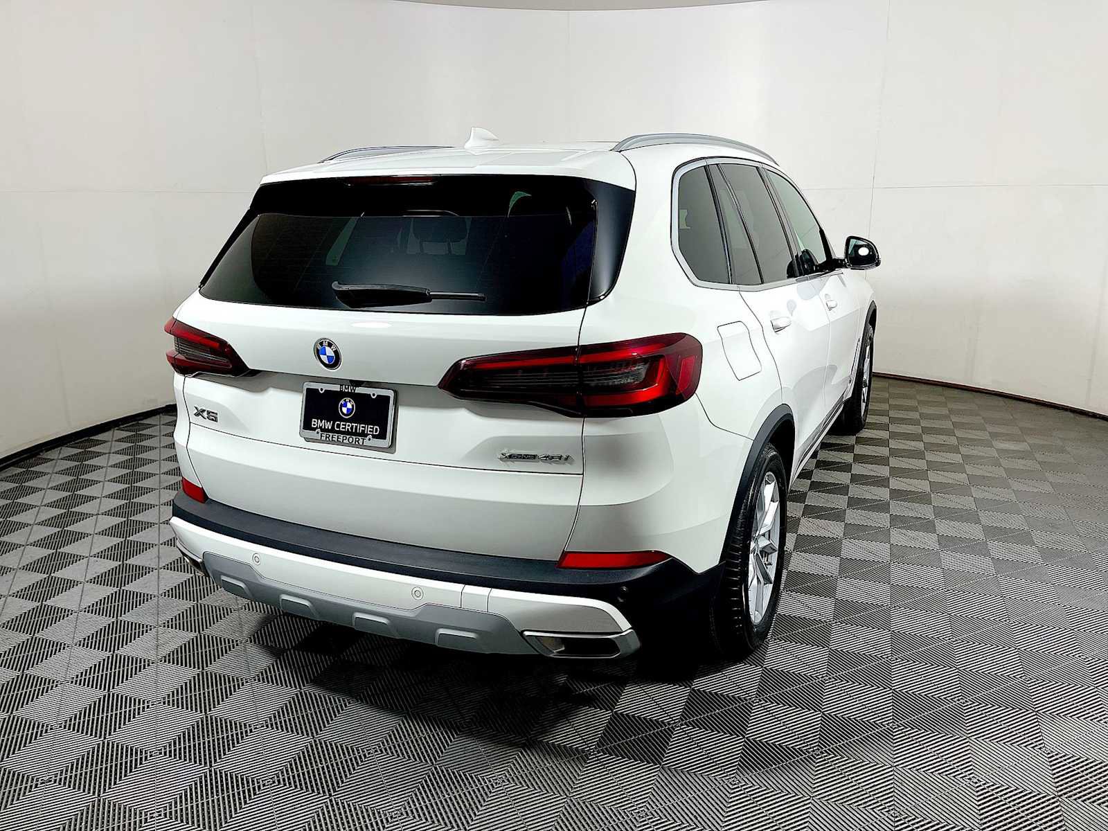 Certified 2023 BMW X5 xDrive40i image 6