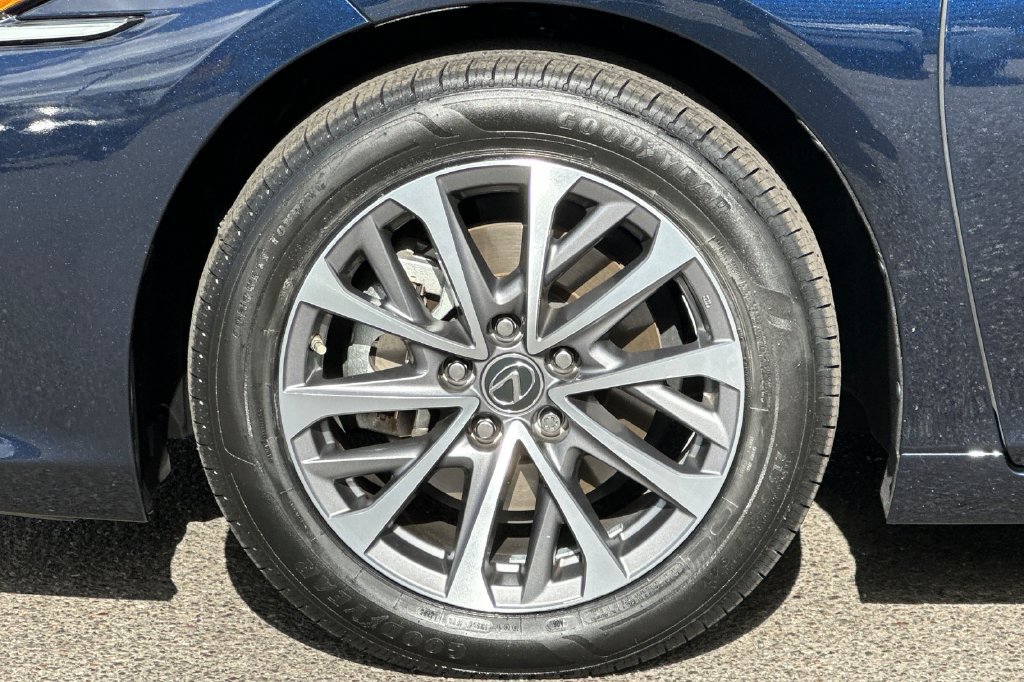 Used 2022 Lexus ES 300h w/ Accessory Package 2 FWD image 31