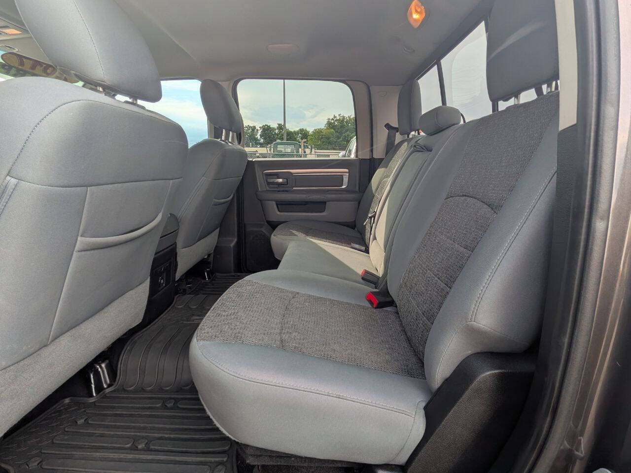 Used 2017 RAM 2500 Big Horn w/ Sport Appearance Group AWD/4WD image 21