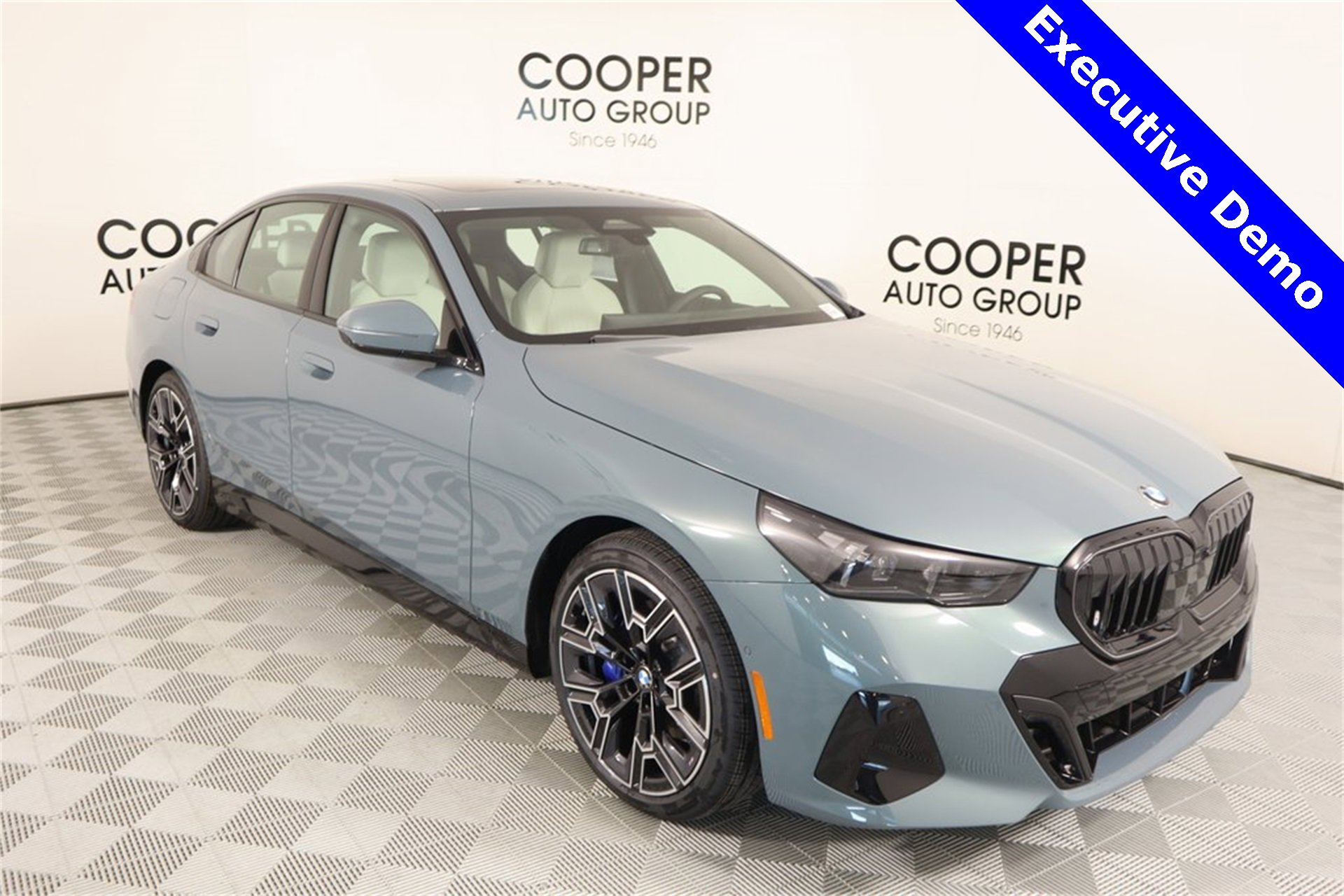 New 2025 BMW 530i xDrive w/ M Sport Package image 1