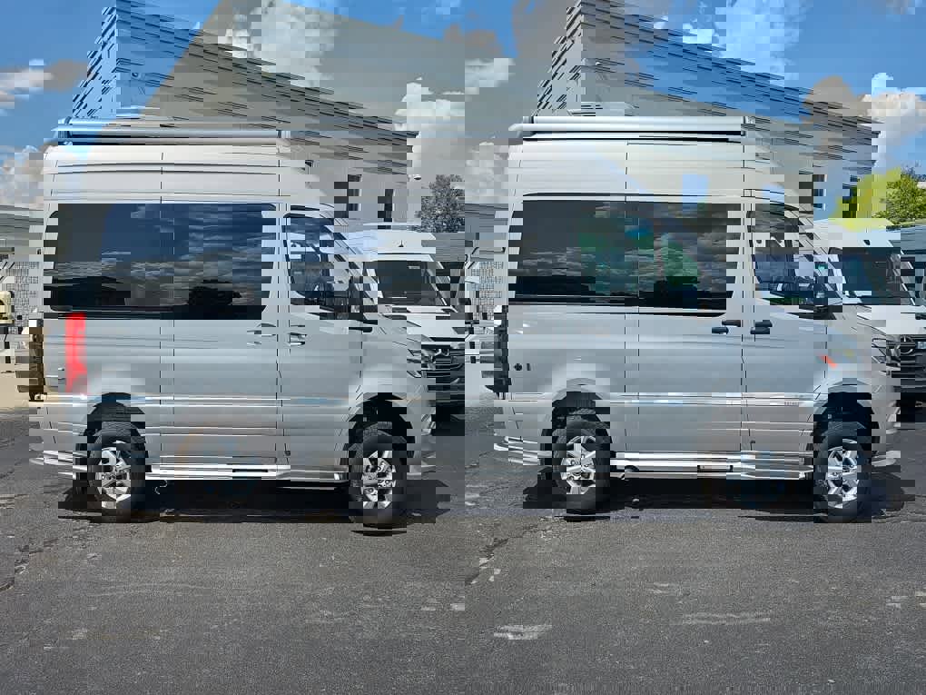 Used 2023 Mercedes-Benz Sprinter 2500 image 3