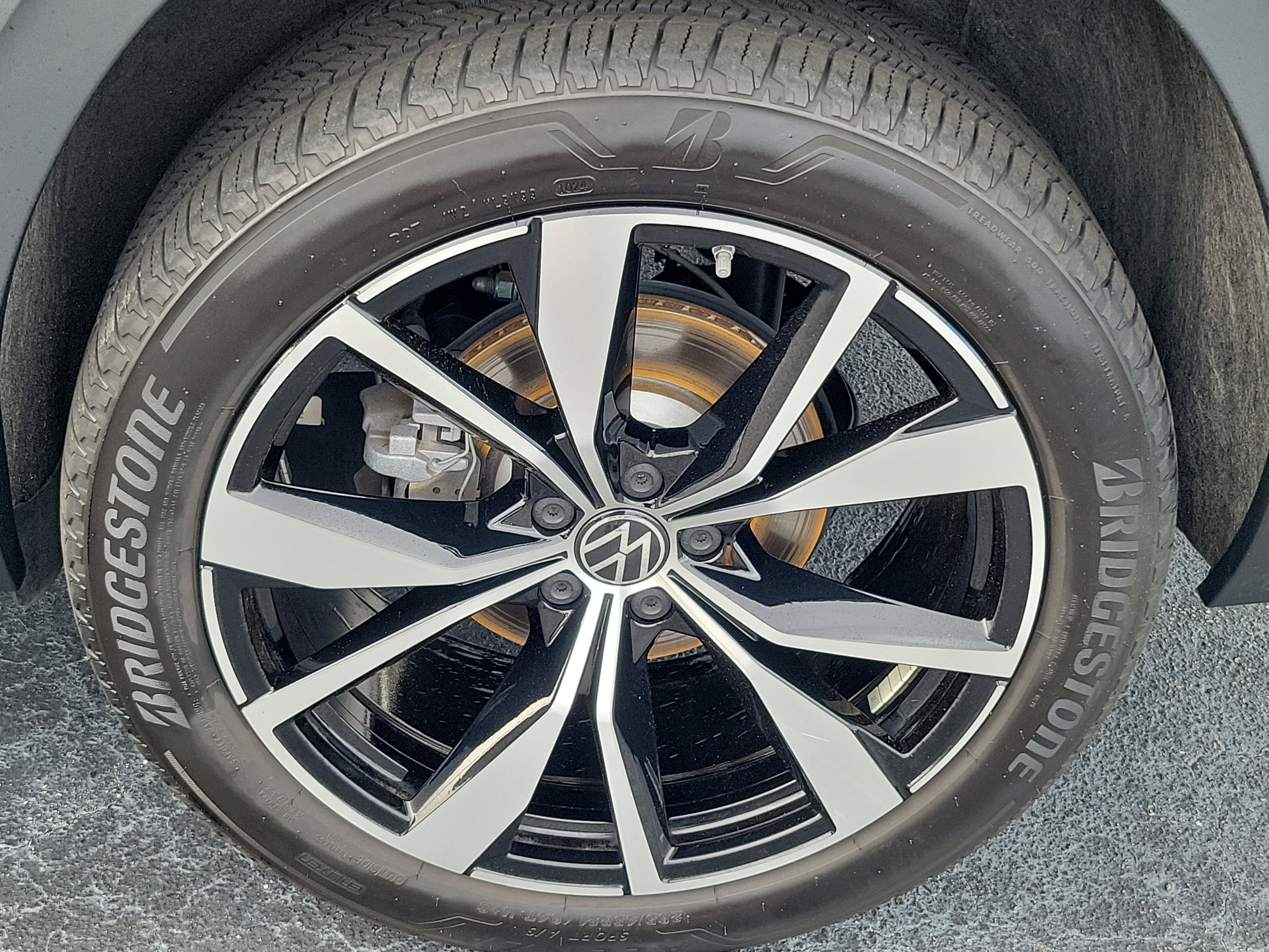 Used 2024 Volkswagen Atlas SEL Premium R-Line AWD/4WD image 9