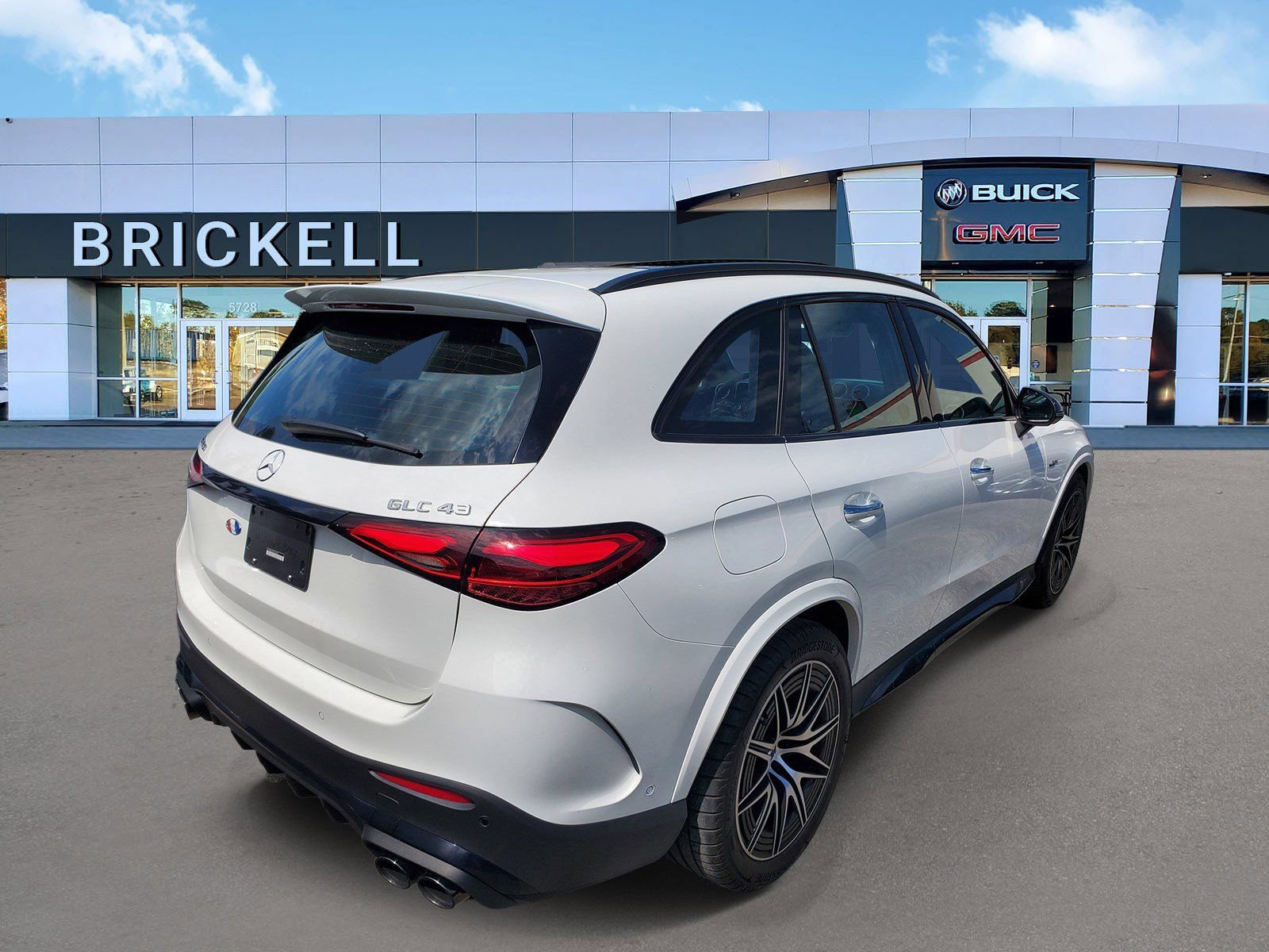 Used 2025 Mercedes-Benz GLC 43 AMG 4MATIC image 3