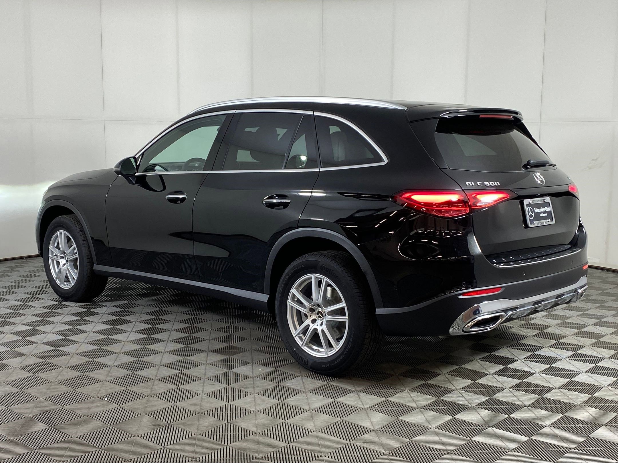 Used 2026 Mercedes-Benz GLC 300 4MATIC image 3