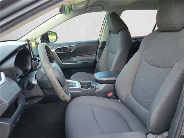 Used 2020 Toyota RAV4 LE FWD image 11