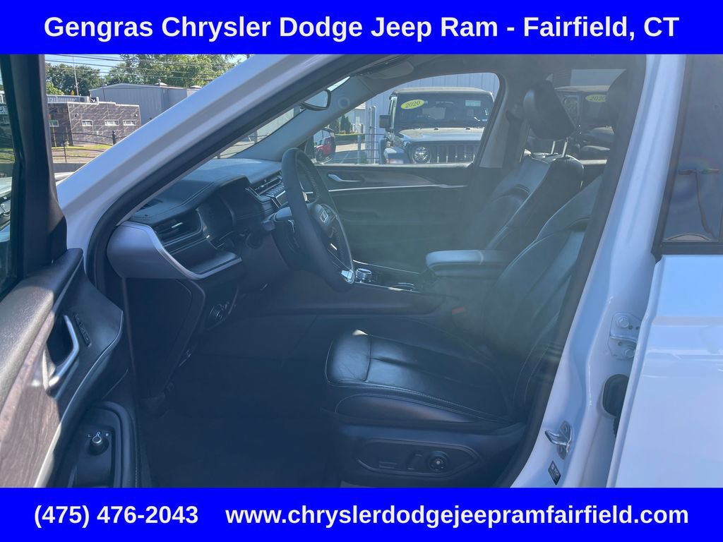 Certified 2023 Jeep Grand Cherokee L Limited w/ Black Appearance Package AWD/4WD image 50