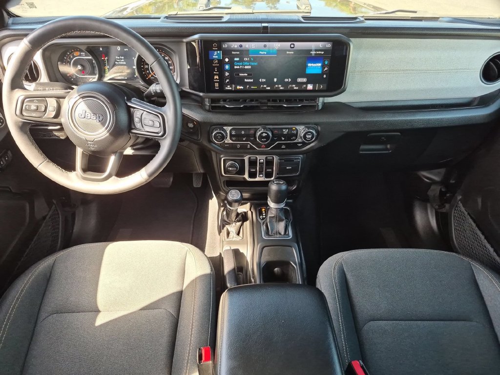 Used 2025 Jeep Wrangler Unlimited Sport AWD/4WD image 26
