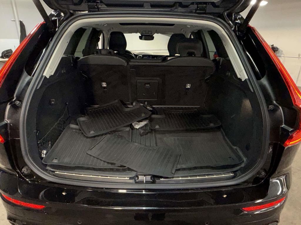 Used 2023 Volvo XC60 T8 Plus w/ Climate Package image 17